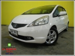 ปี 2010 HONDA JAZZ 15V  สีขาว ดาวน์ 510 เปอร์เซ็น
