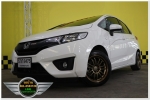 ปี2016 hd jazz 15s mt สีขาว เบนซิน 510 เปอร์เซ็น
