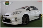 ปี 2013 ttprius18 TRD สีขาว at เบนซิน ฟรีดาวน์