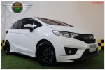 ปี 2014 Honda jazz 15s at สีขาว เบนซินฟรีดาวน์