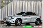BENZ GCLASS GLA 200 2015 ใช้เงินออกรถ 1 หมื่นบาท