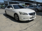 รถเดิมๆ ฟรีดาวน์ HONDA ACCORD 2.4EL สีขาวมุข เกียร์ออโต้ แอร์ดิจต๊อล แอร์หัง เบาะหนัง ปรับไฟฟ้า เชื่อมต่อบลูทู๊ธ  พวงมาลัยมัลติฟังชั่นส์ CD ABS AIRBAG8 ไฟตัดหมอก ป้าคเซ็นเซอร์ ภายในกว้างๆ ช่วงล่างแน่น