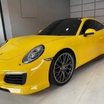 Porsche 911 Carrera Coupe 3.0 V6 PDK 17 Super Car Racing Yellow